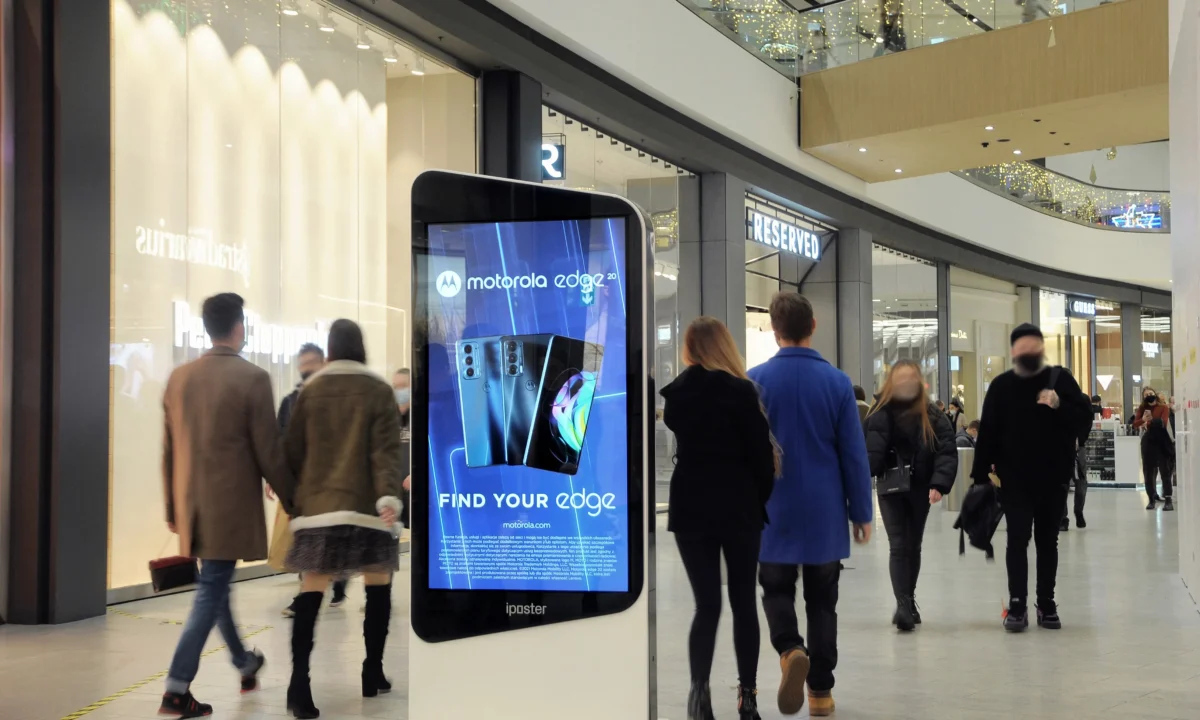 Skuteczność reklamy w centrach handlowych potwierdza kampania Motoroli na Digital Indoor AMS